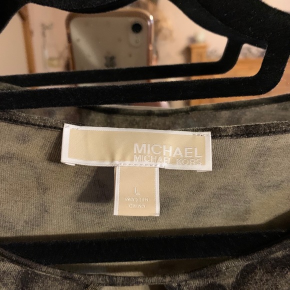 Michael Kors green python top - Picture 2 of 3